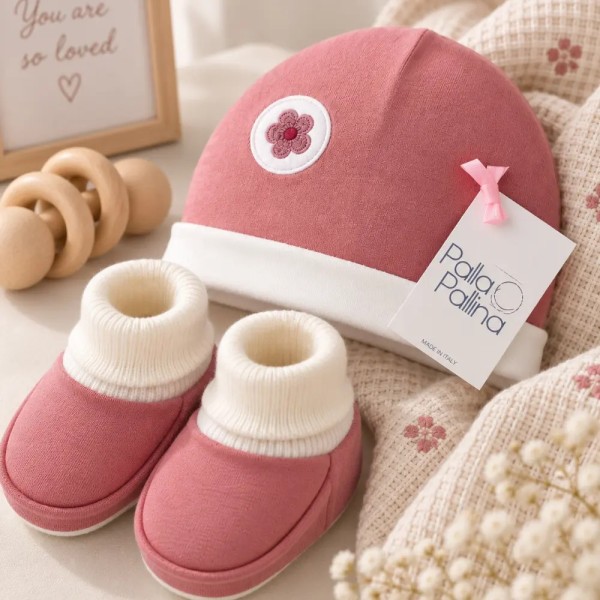 Set Cappellino e Babbucce Neonato Rosa Palla Pallina in 100% cotone