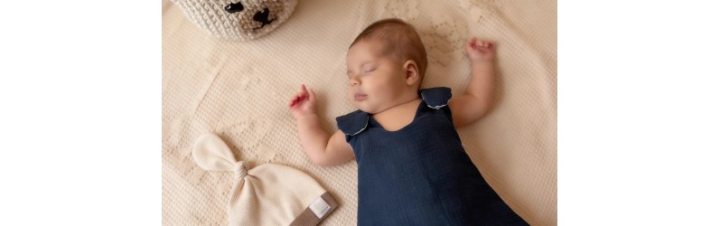 Perché alcuni neonati dormono meglio… e non c’entra il sonno